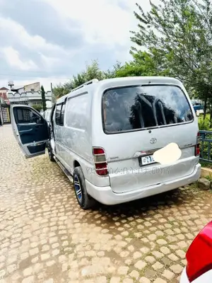Toyota HiAce 2009 Silver