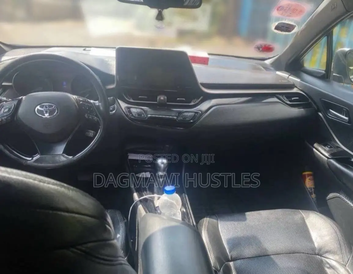 Toyota C-HR 2019 Silver