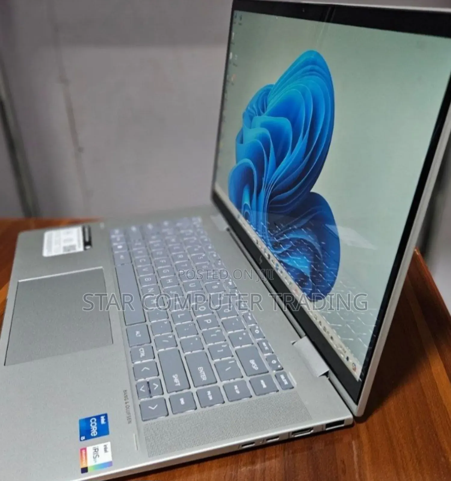 New Laptop HP Envy X360 8GB Intel Core I5 SSD 512GB