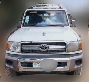 Toyota Land Cruiser 2011 White