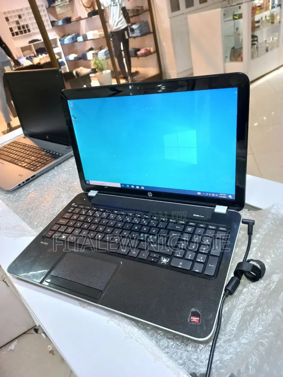 New Laptop HP Pavilion 15 8GB AMD A6 HDD 1T