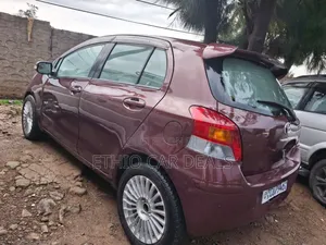 Toyota Yaris 2010 Red