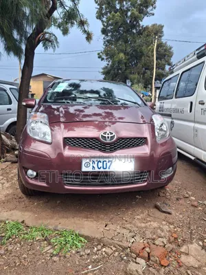 Toyota Yaris 2010 Red