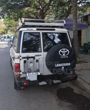 Toyota Land Cruiser 2018 White