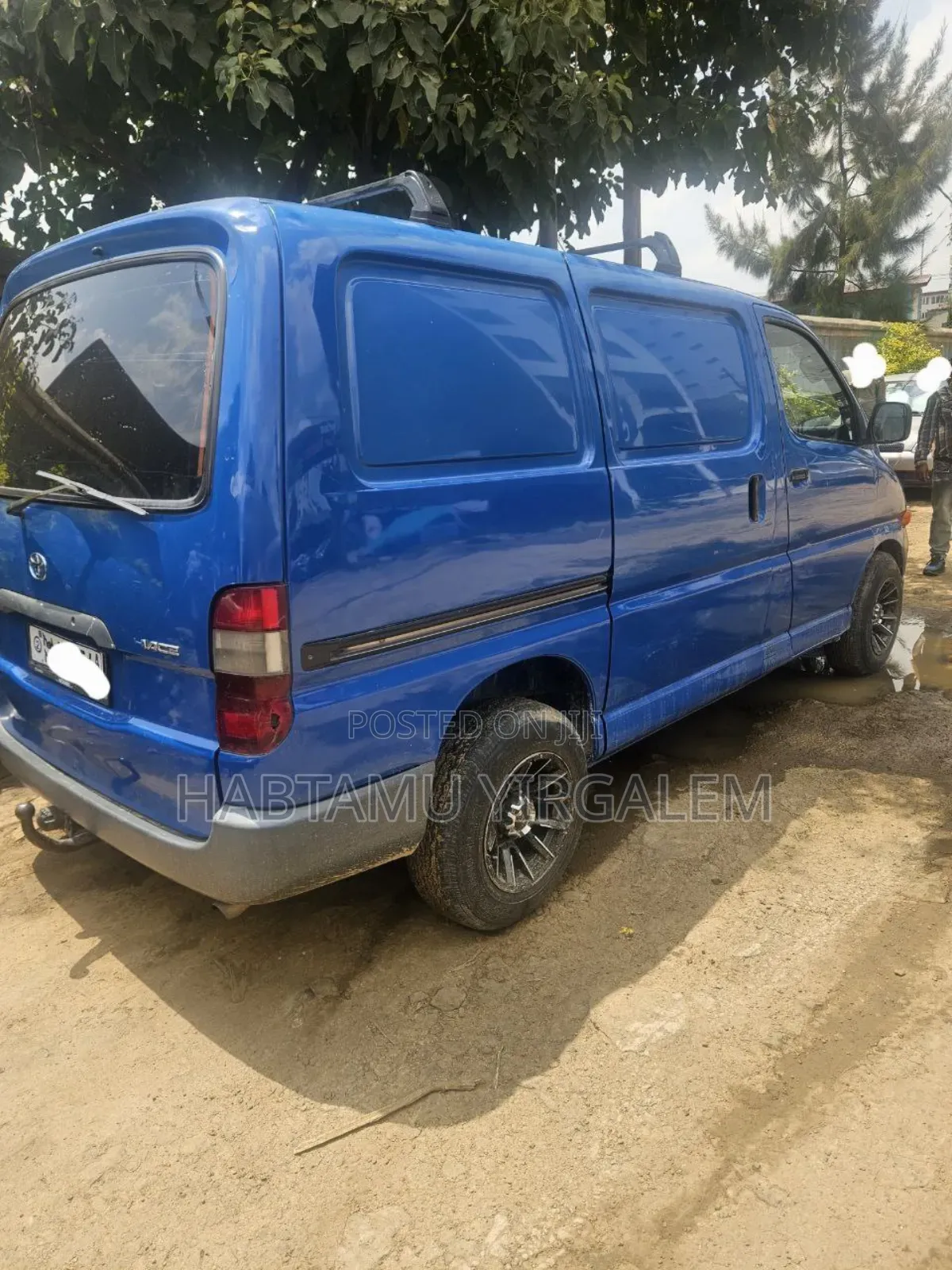 Toyota HiAce 2003 Blue