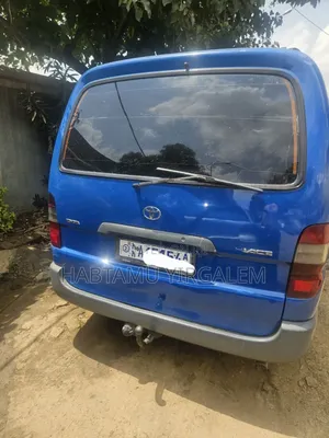 Toyota HiAce 2003 Blue