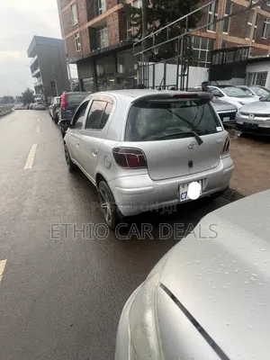 Toyota Vitz 2004 Silver