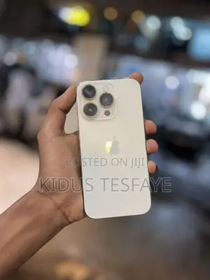 Photo - Apple iPhone 14 Pro 128 GB Gold