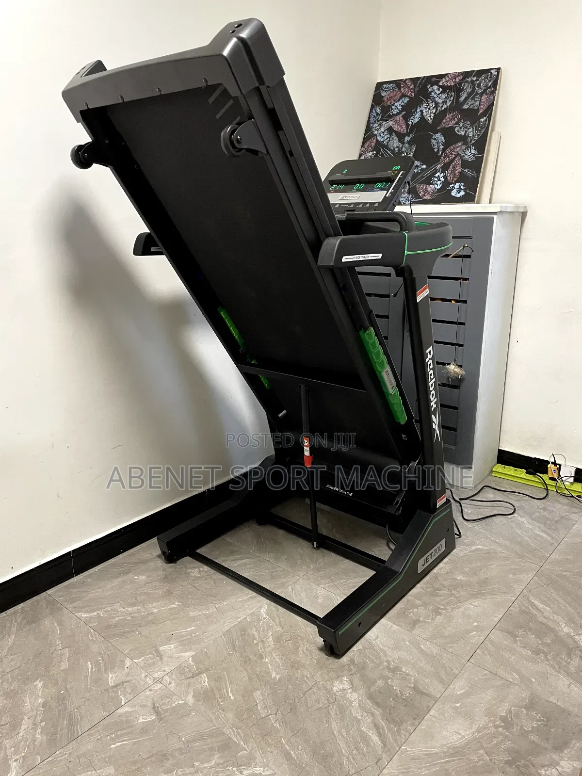 ዘመናዊ የአዉሮጳዉያን ስታንዳርድ Reebok Jet200 የመሮጫ ማሽን