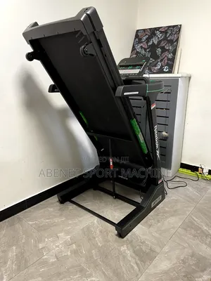 ዘመናዊ የአዉሮጳዉያን ስታንዳርድ Reebok Jet200 የመሮጫ ማሽን