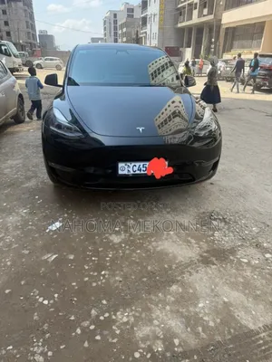 Photo - Tesla Model Y 2023 Black