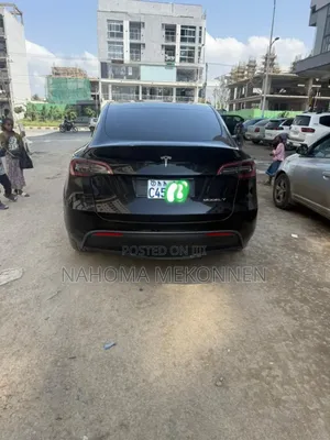 Tesla Model Y 2023 Black