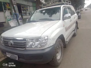 Photo - Toyota Land Cruiser 2006 White