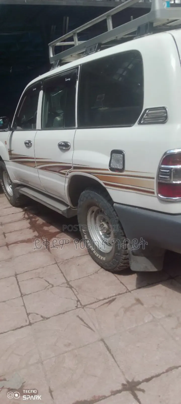 Toyota Land Cruiser 2006 White