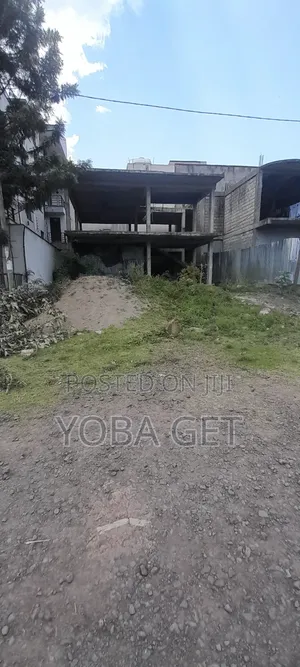 4bdrm House in አስቸካይ የሚሸጥ እስላብ, Akaky Kaliti for sale