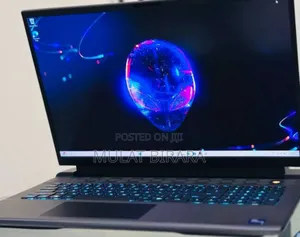 New Laptop Alienware M17x R2 12GB Intel Core I9 SSD 1T