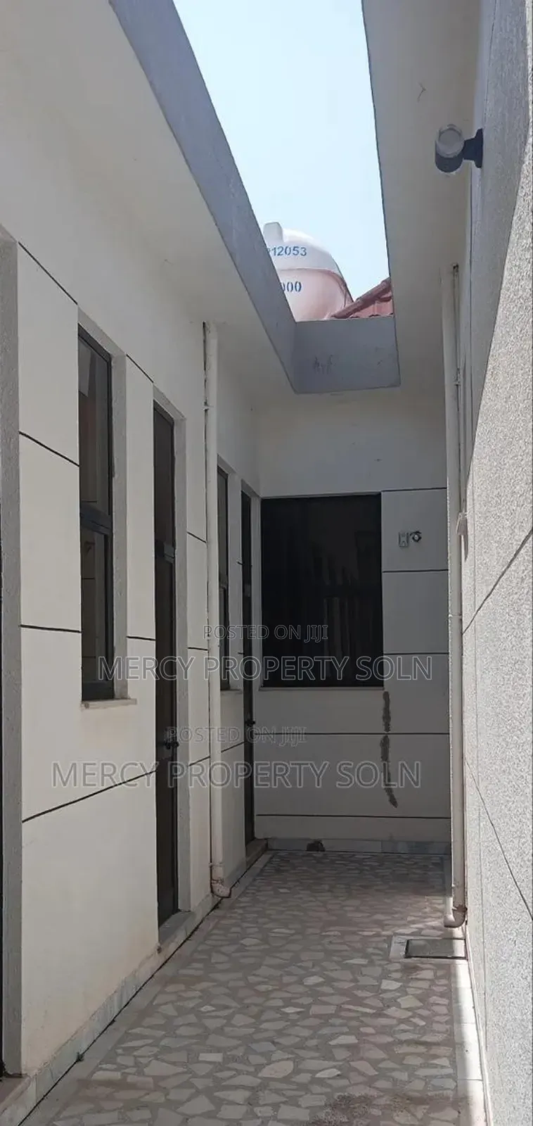 5bdrm Villa in Bole for sale