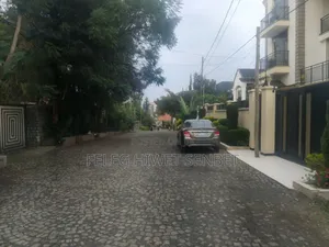 የሚሸጥ ቦታ የሚሰራበት መሬት