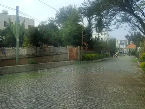 የሚሸጥ ቦታ የሚሰራበት መሬት