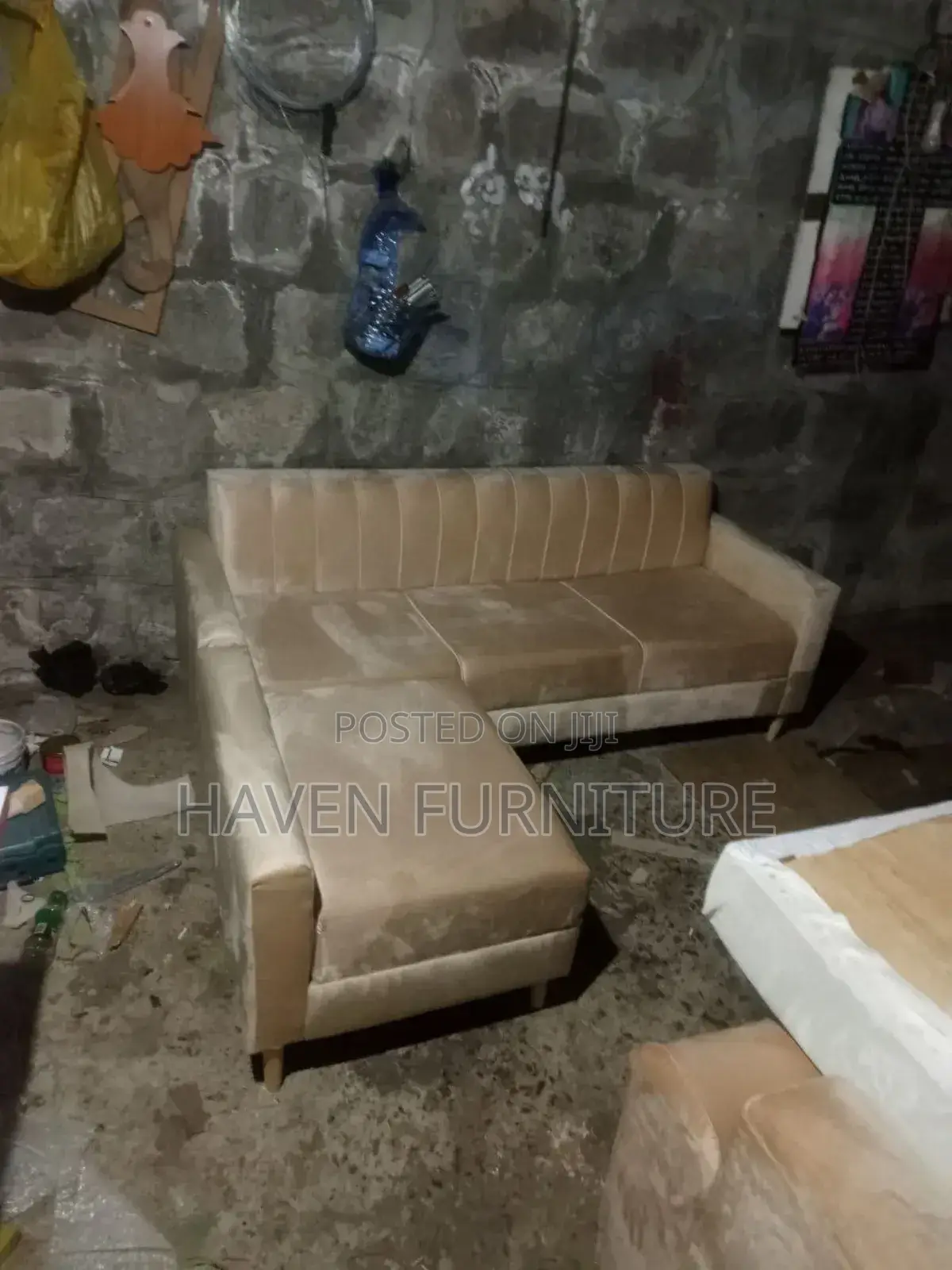 ለጠባብ ቤት የሚሆን ሶፋ