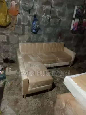 ለጠባብ ቤት የሚሆን ሶፋ