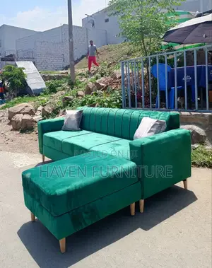 Photo - ለጠባብ ቤት የሚሆን ሶፋ