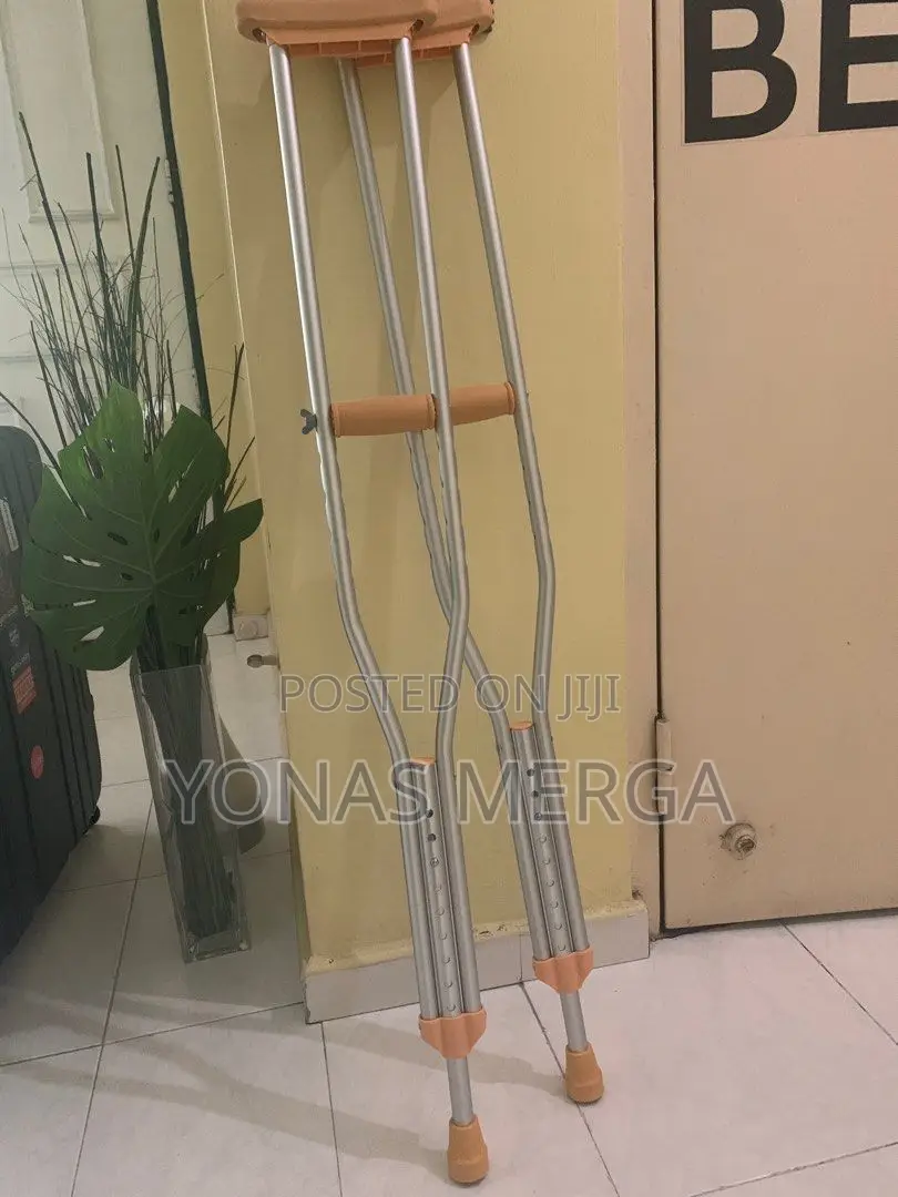 Axillary Crutchesث号cranch~下auxiliary Equipment for Movement