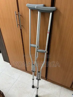 Axillary Crutchesخ玉kranch°Naosin-Ni Adult Underarm Crutches