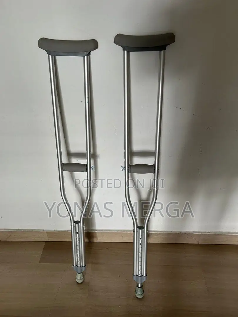 Aluminum Crutchesم،貢light Crutches十packaged: 1pair Per Case
