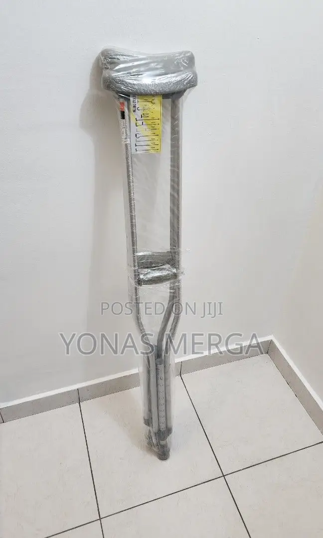 Axillary Crutches嶺يadded Height to Suit Taller Individuals