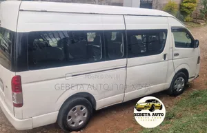 Toyota HiAce 2009 White