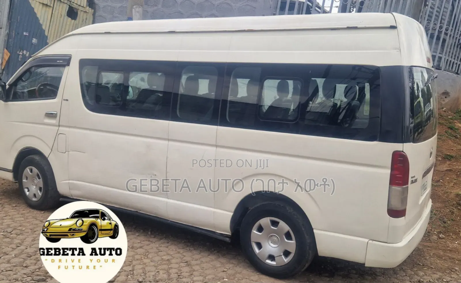 Toyota HiAce 2009 White