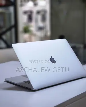 Photo - New Laptop Apple MacBook Pro 2017 16GB Intel Core I7 SSD 512GB