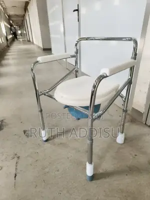 Photo - Toilet Chair滿地medical Commode Chair吧畾poty Chair New Commode