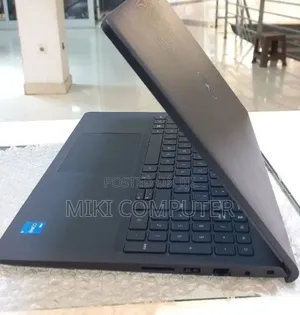 Photo - New Laptop Dell Vostro 3520 8GB Intel Core I5 HDD 1T