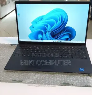 New Laptop Dell Vostro 3520 8GB Intel Core I5 HDD 1T