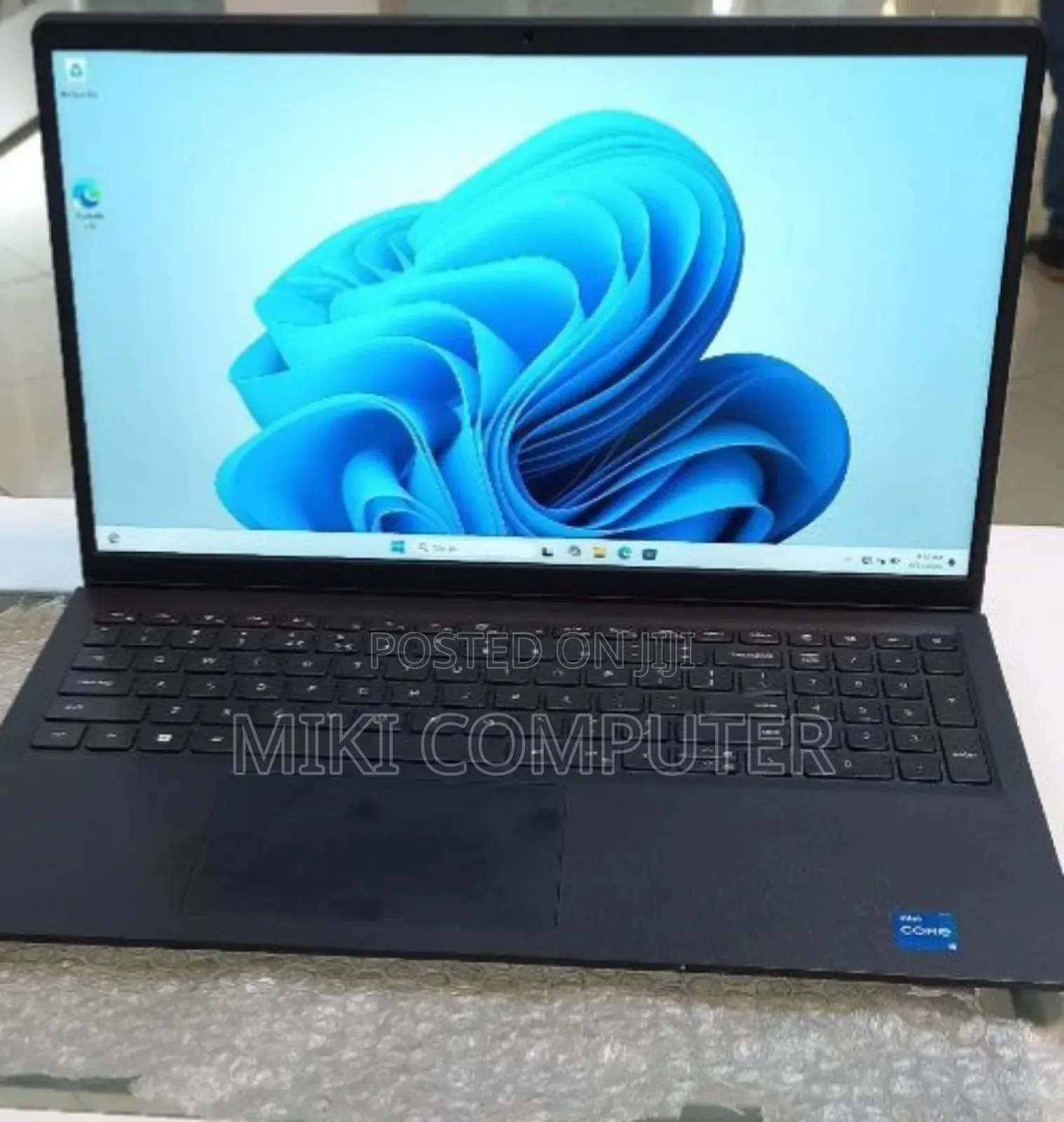 New Laptop Dell Vostro 3520 8GB Intel Core I5 HDD 1T