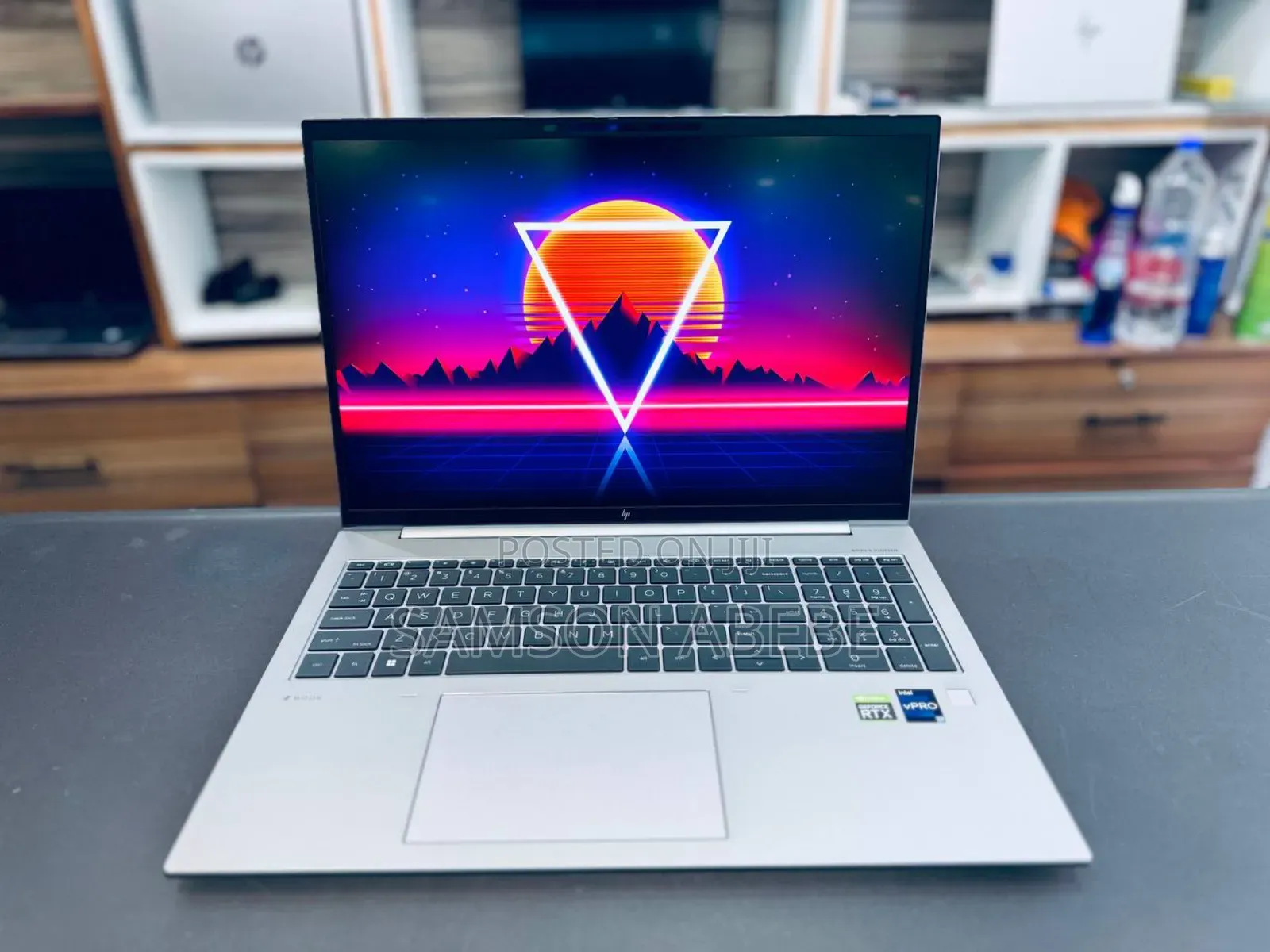 New Laptop HP ZBook Firefly 16 G10 16GB Intel Core I7 SSD 1T