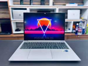 New Laptop HP ZBook Firefly 16 G10 16GB Intel Core I7 SSD 1T