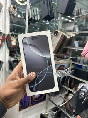 Photo - New Apple iPhone 16 Pro Max 256 GB Silver