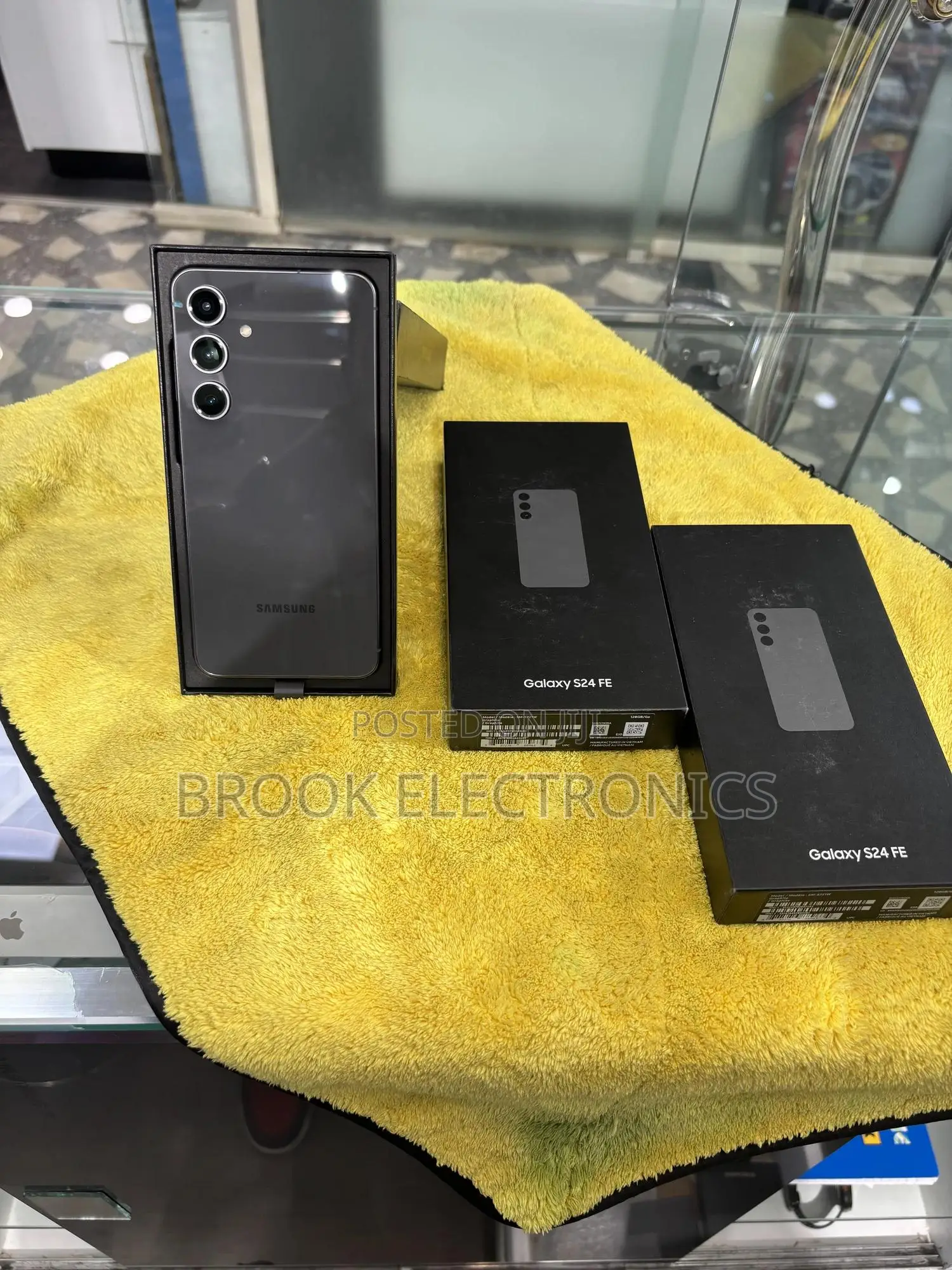 New Samsung Galaxy S24 FE 128 GB Black