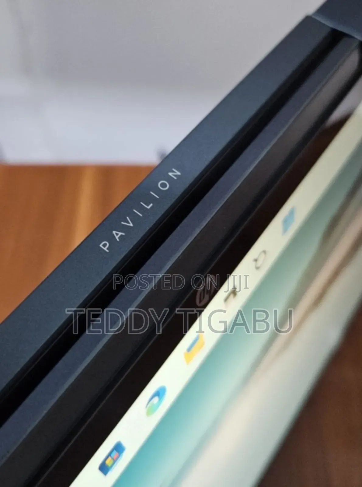 New Laptop HP Pavilion X360 8GB Intel Core I7 SSD 256GB