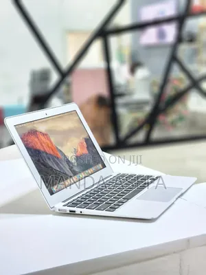 New Laptop Apple MacBook Air 2011 4GB Intel Core I5 SSD 128GB