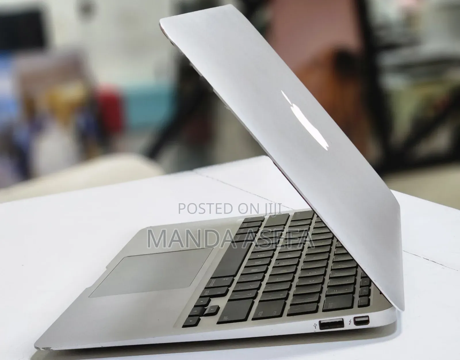 New Laptop Apple MacBook Air 2011 4GB Intel Core I5 SSD 128GB