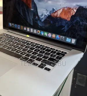 New Laptop Apple MacBook Pro 16GB Intel Core I7 SSD 256GB