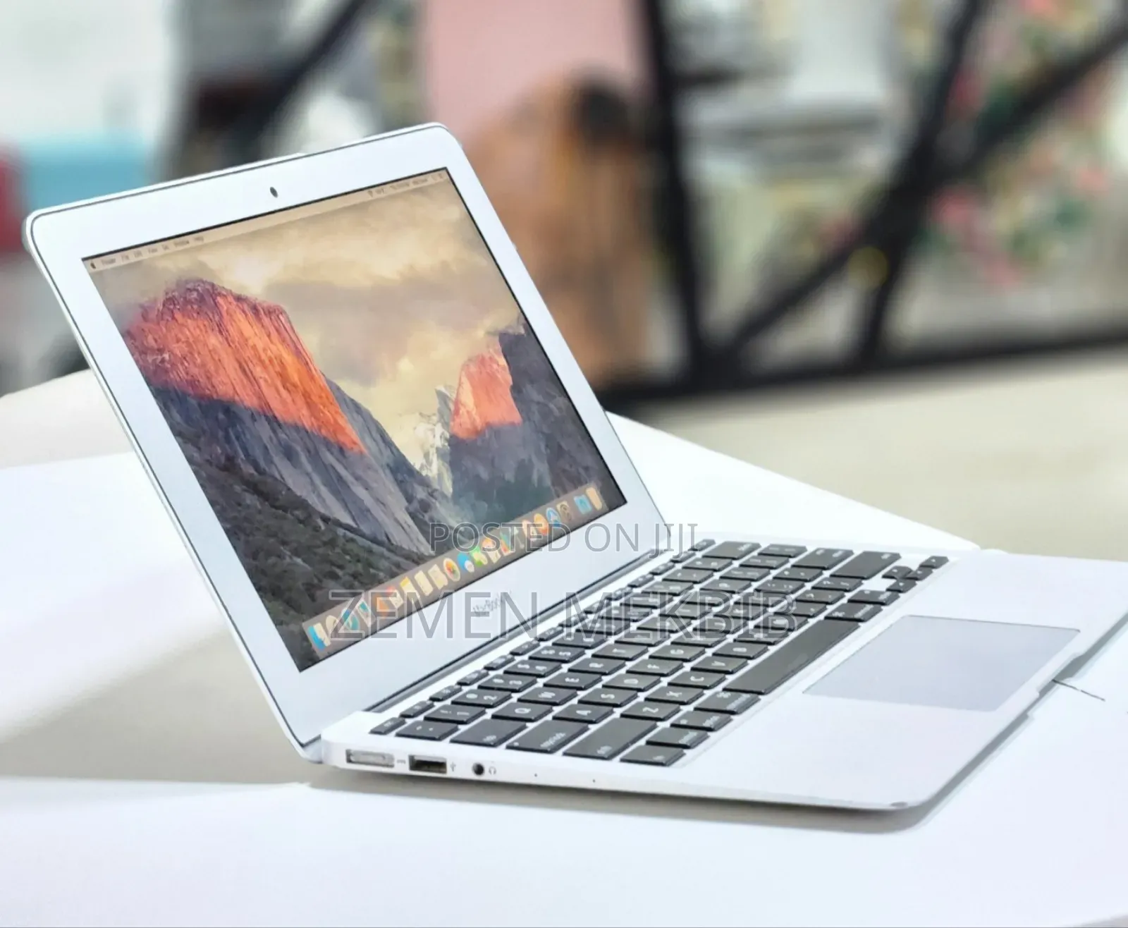 New Laptop Apple MacBook Air 2015 4GB Intel Core I5 SSD 128GB