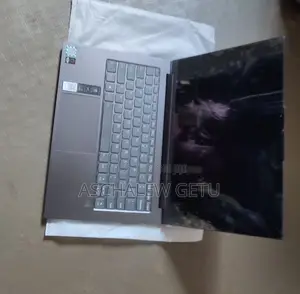 New Laptop Lenovo Yoga 7i 16GB Intel Core I7 SSD 512GB