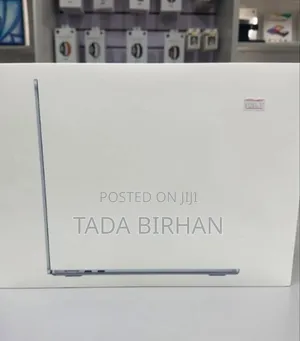 Photo - New Laptop Apple MacBook Air 2025 M4 13-Inch 16GB Apple M4 SSD 256GB