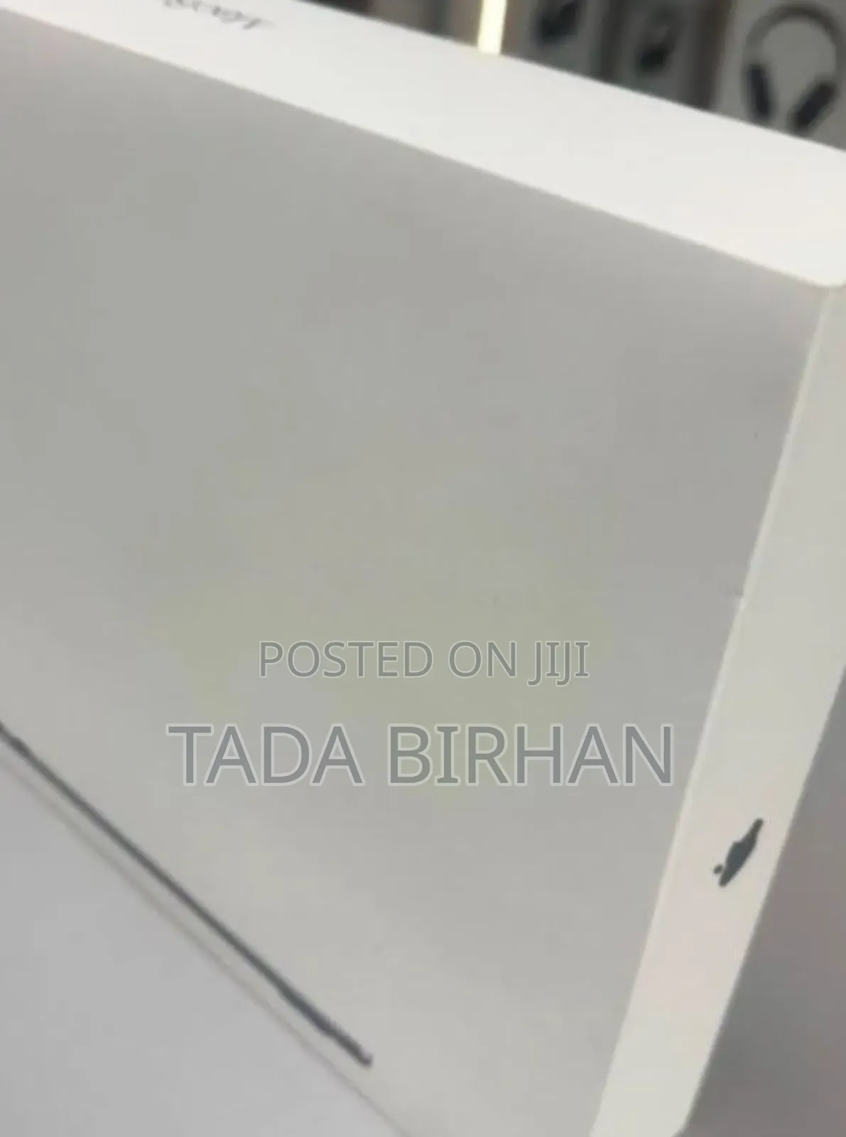 New Laptop Apple MacBook Air 2025 M4 13-Inch 16GB Apple M4 SSD 256GB