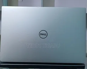 New Laptop Dell XPS 15 8GB Intel Core I5 SSD 512GB